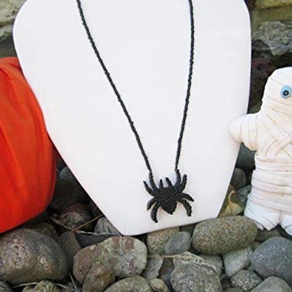 Spider necklace wooden spider seed beads handmade handcrafted - Picture 2 of 9
